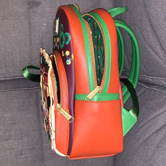 Loungefly 🎄Mickey & Minnie 🎄 Hot Cocoa Fireplace Backpack & Wallet Set - Picture 5 of 15